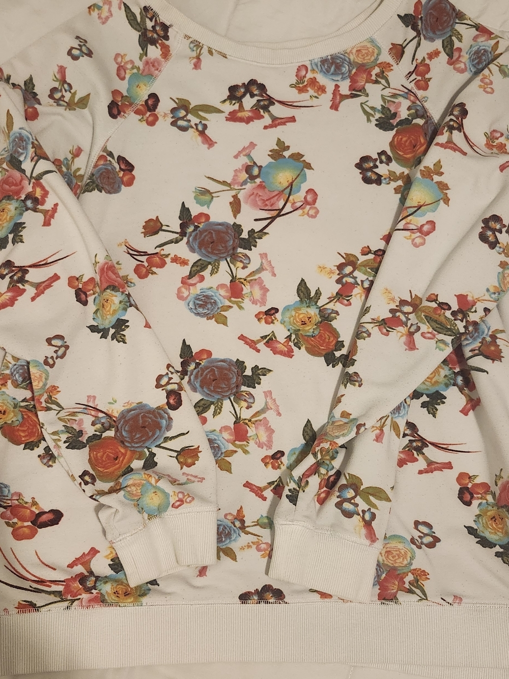Floral Print Crewneck Sweatshirt in Cream with Multicolor Roses